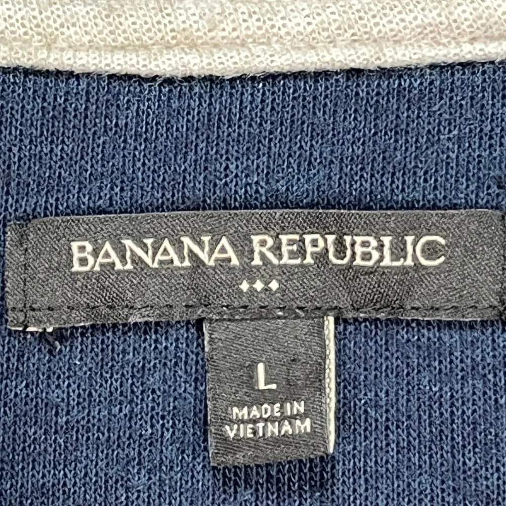 Banana Republic there small